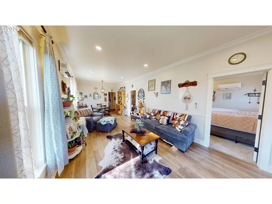412 E 11th St, The Dalles, OR 97058 - #2