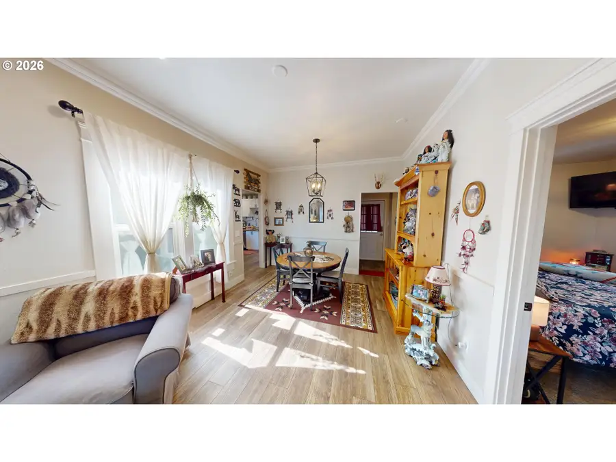 412 E 11th St, The Dalles, OR 97058 - #3