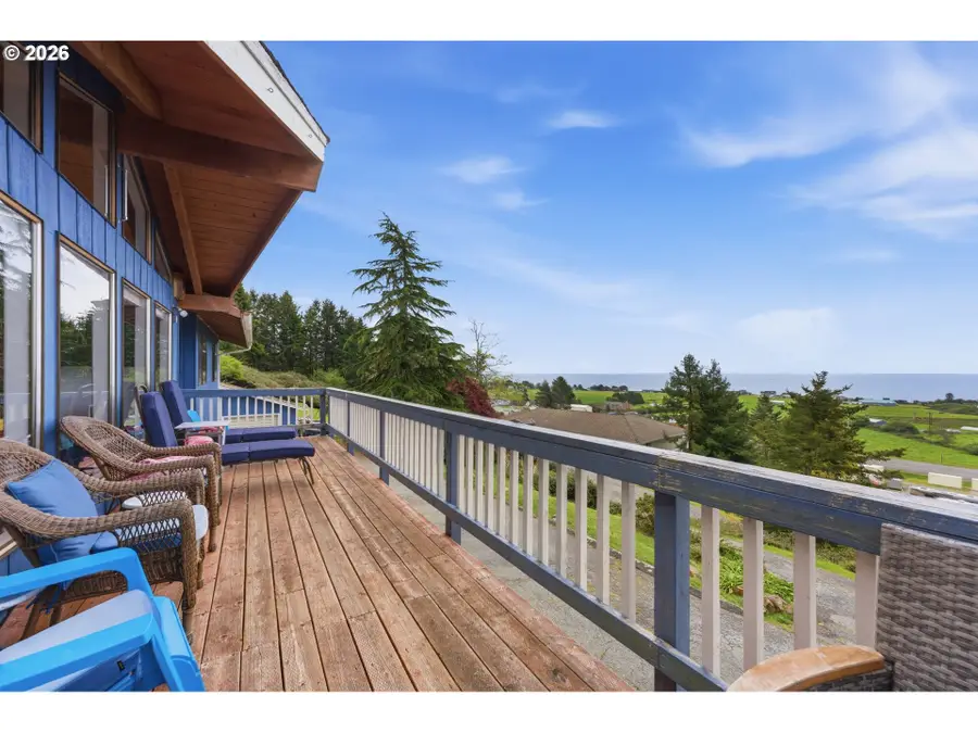 15629 Pelican Bay Dr, Brookings, OR 97415 - #2