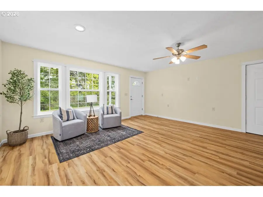 681 SW Birch Ave, Warrenton, OR 97146 - Image #2