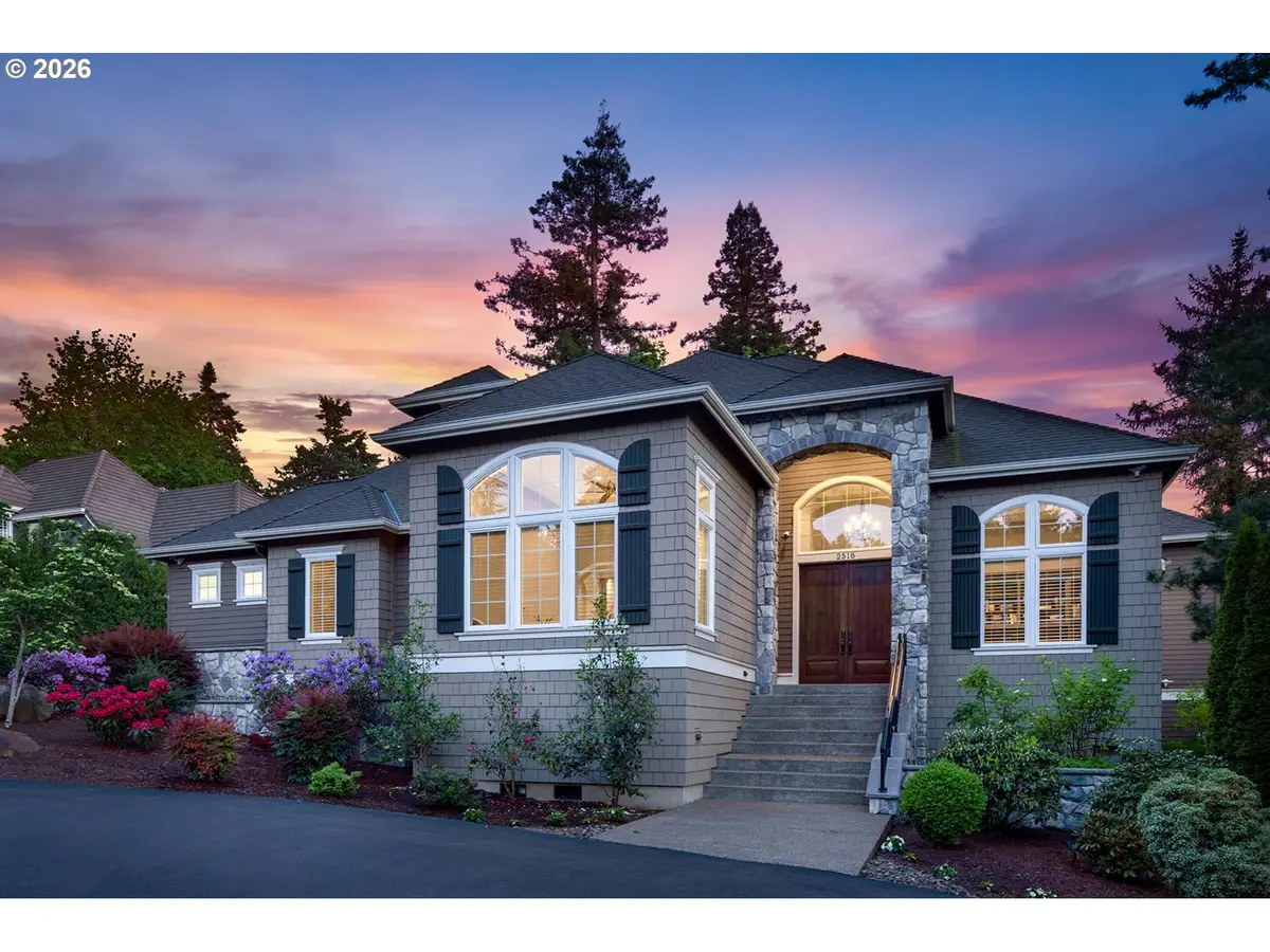 2518 Wembley Park Rd, Lake Oswego, OR 97034 - #1
