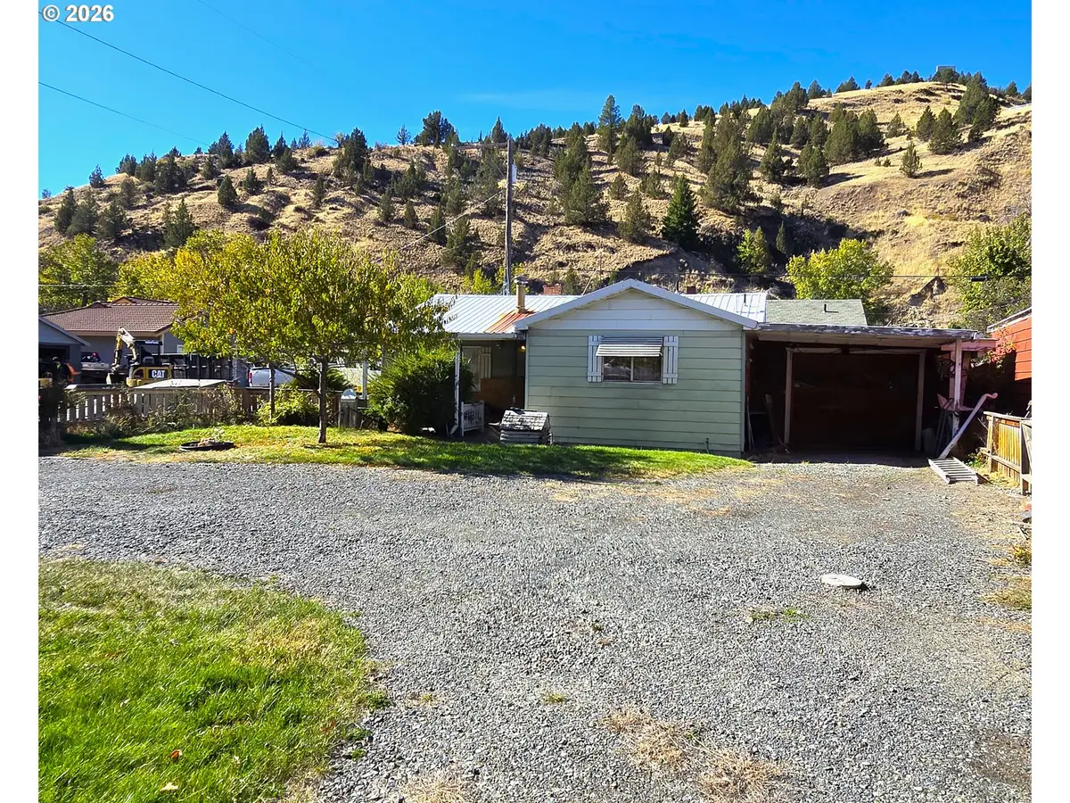 417 S Canyon Blvd, John Day, OR 97845 - #1