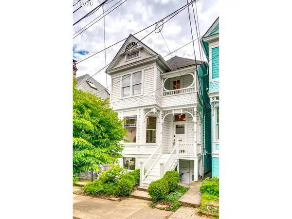 14 SW Whitaker St, Portland, OR 97239