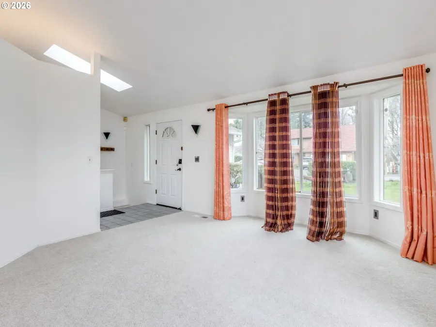 204 Crestwood St, Fairview, OR 97024 - #3