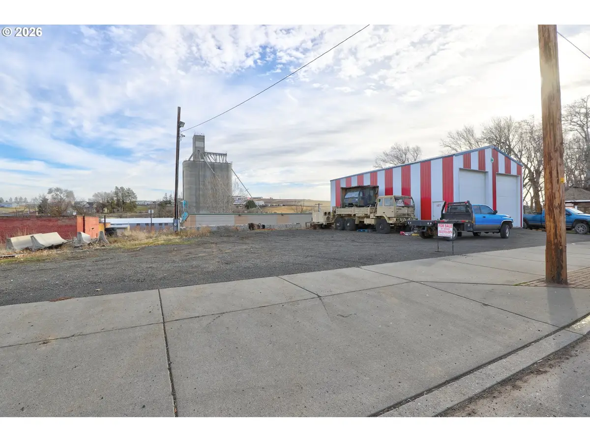 105 Main St, Moro, OR 97039 - #1