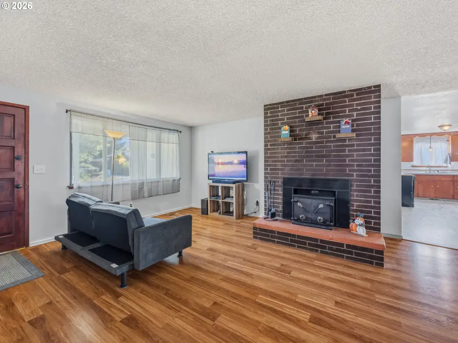 550 Walnut St, Lebanon, OR 97355 - #3