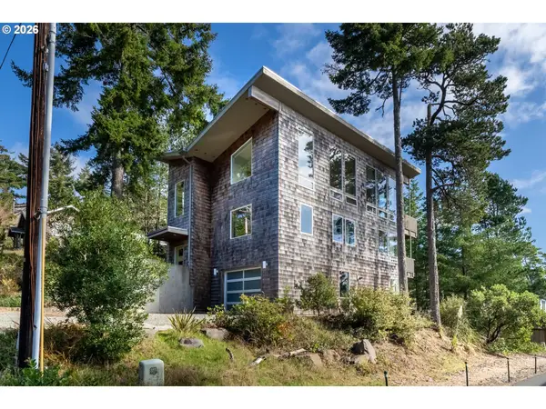 810 Nutmeg St, Manzanita, OR 97130