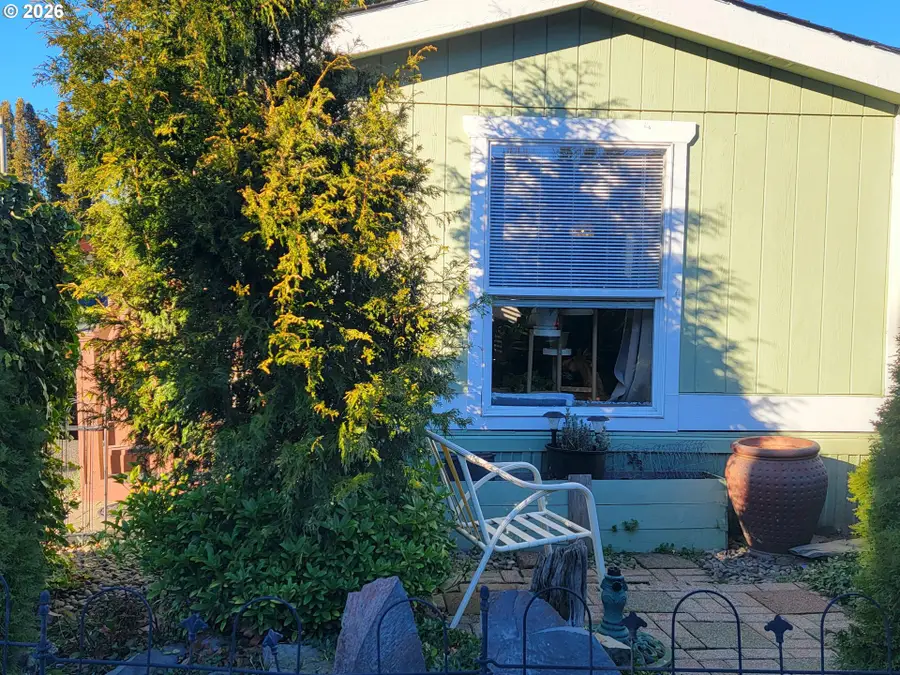 2980 NE Division St, Gresham, OR 97030 - #3