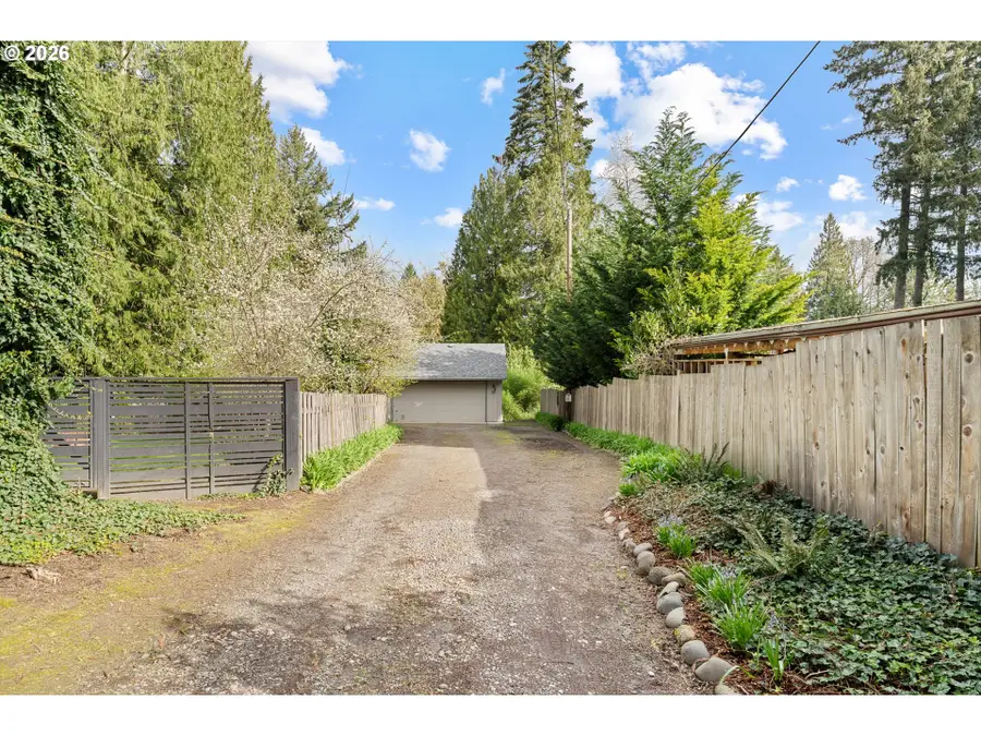 3993 Mapleton Dr, Northwest Clackamas, OR 97068 - #3