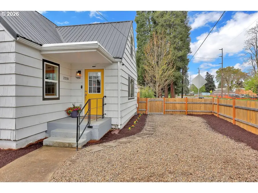 2210 Roosevelt Blvd, Eugene, OR 97402 - #2