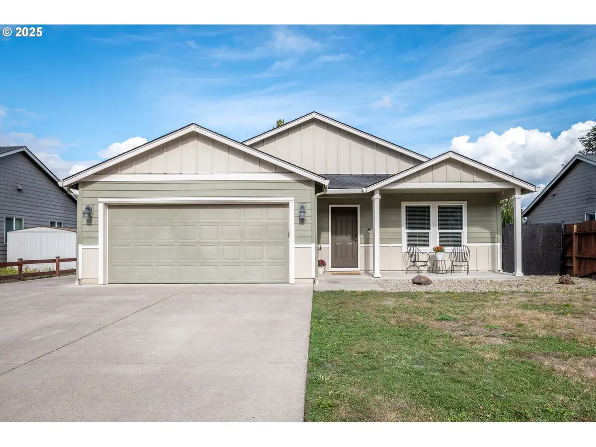 135 Haley Dr, Longview, WA 98632 - Image #1