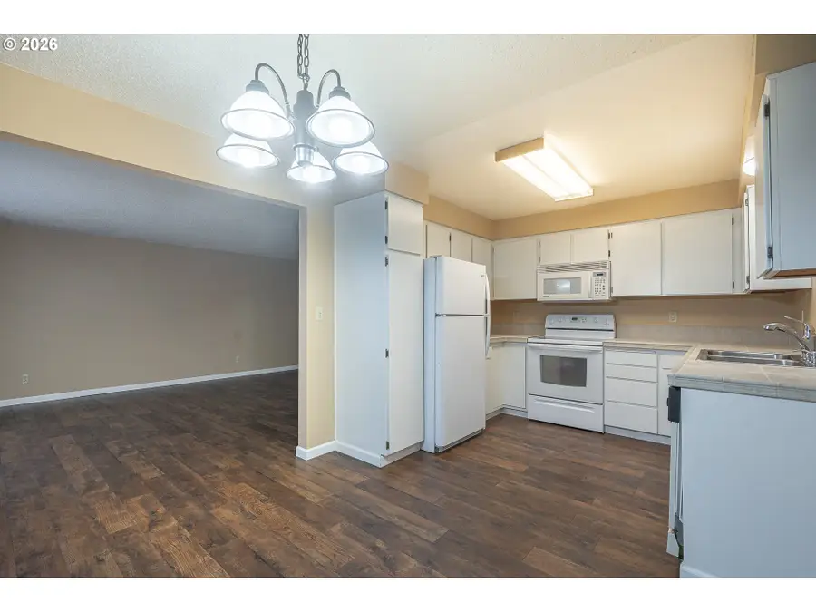 401 Madrona Ave Se #Apt 3, Salem, OR 97302 - #3