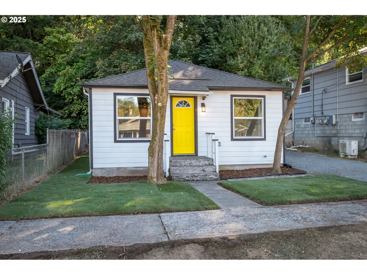 806 N 4th Ave, Kelso, WA 98626 - Image #1