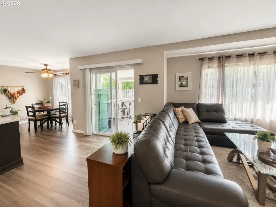 125 W Fairfield St, Gladstone, OR 97027 - #3