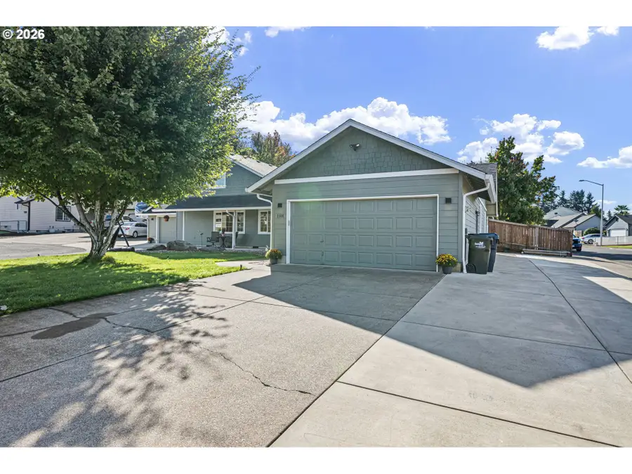 1101 Cedar Ct, Creswell, OR 97426 - #2