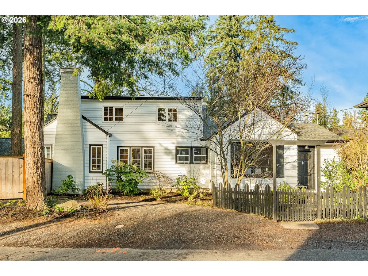 16510 Maple Cir, Lake Oswego, OR 97034 - Image #1