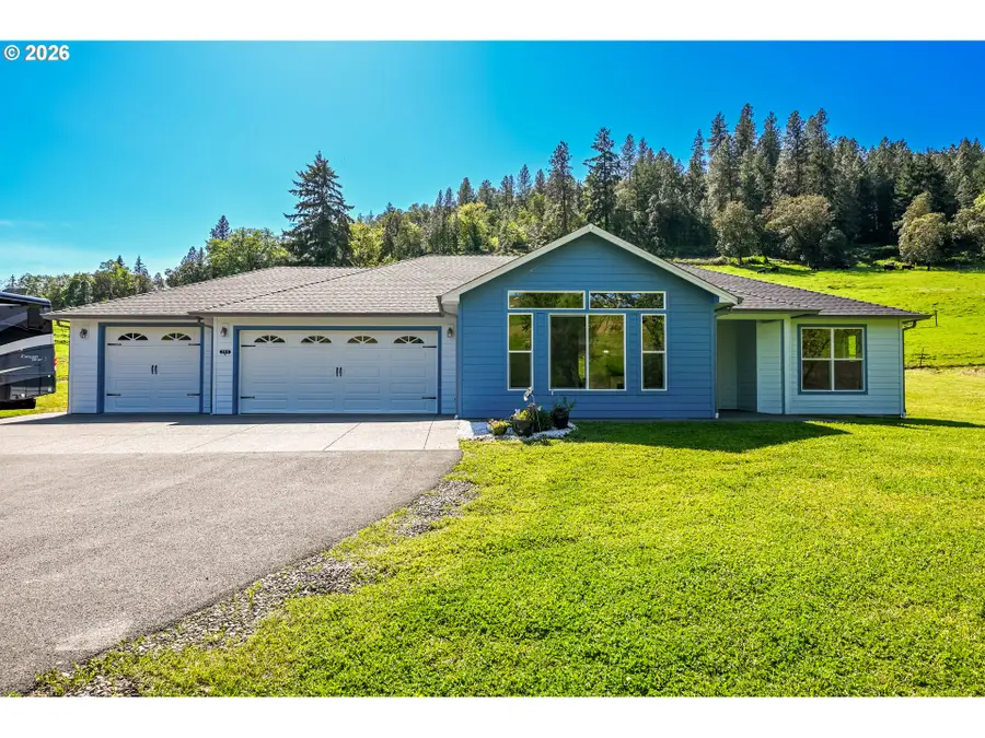 384 Ladybug Ln, Roseburg, OR 97470 - #2