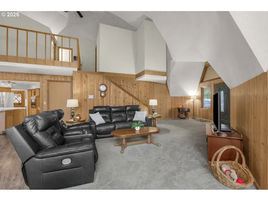 22690 S Springwater Rd, Estacada, OR 97023 - Image #3