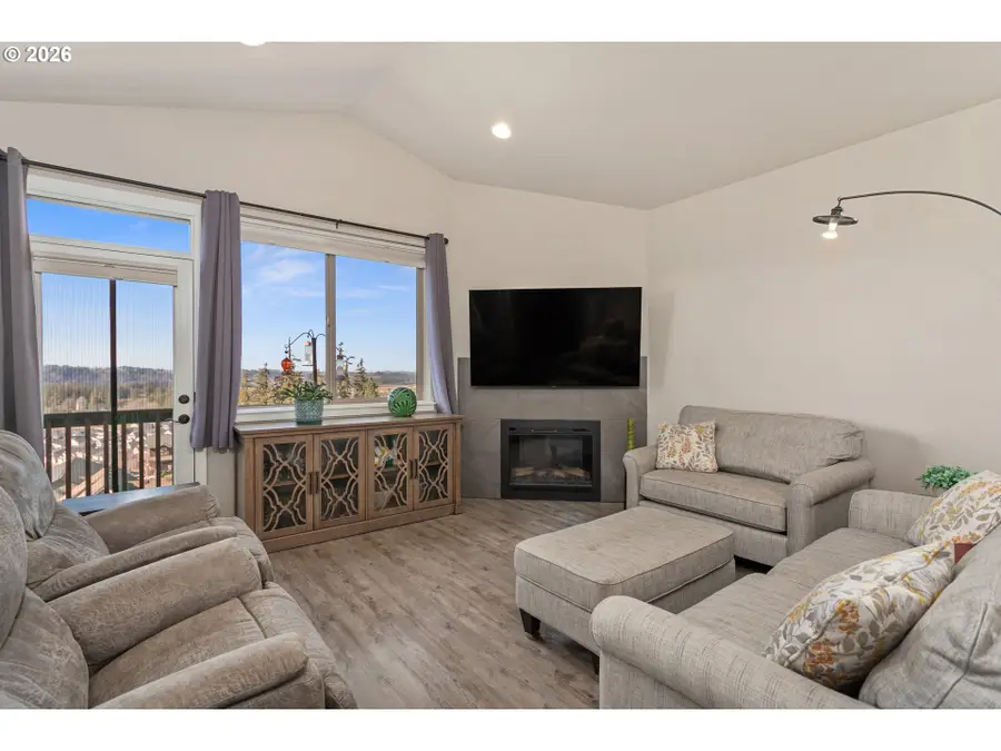 1565 NE Heaven St, Estacada, OR 97023 - #3