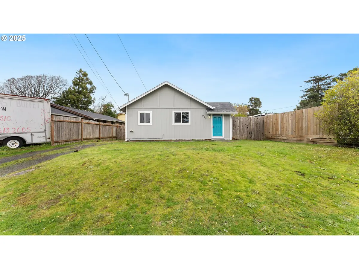 925 Crocker St, Coos Bay, OR 97420 - Image #1