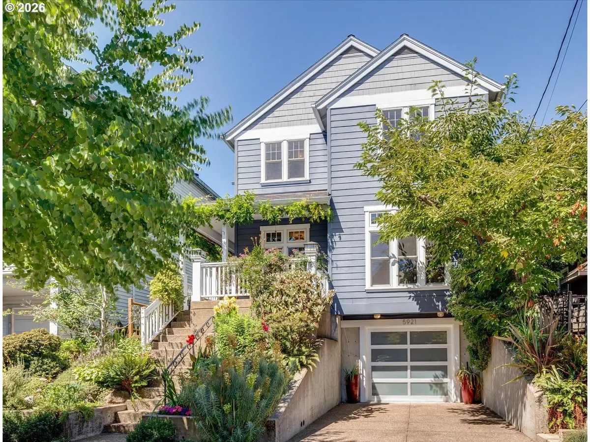 5921 S Kelly Ave, Portland, OR 97239 - #1