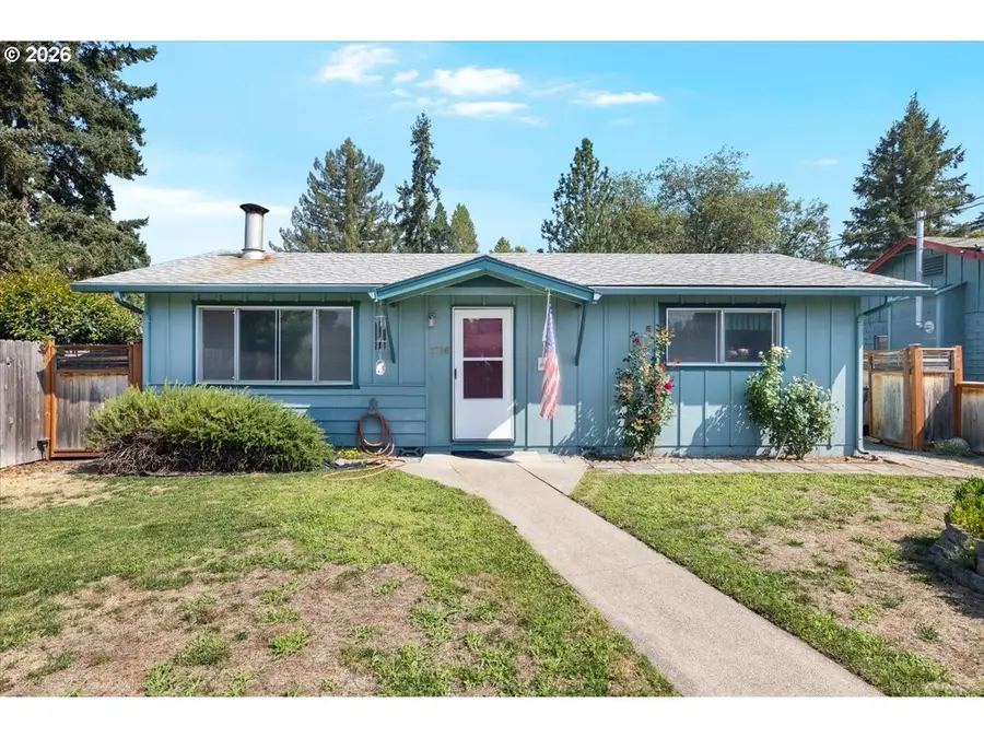 1716 SW K St, Grants Pass, OR 97526 - #2