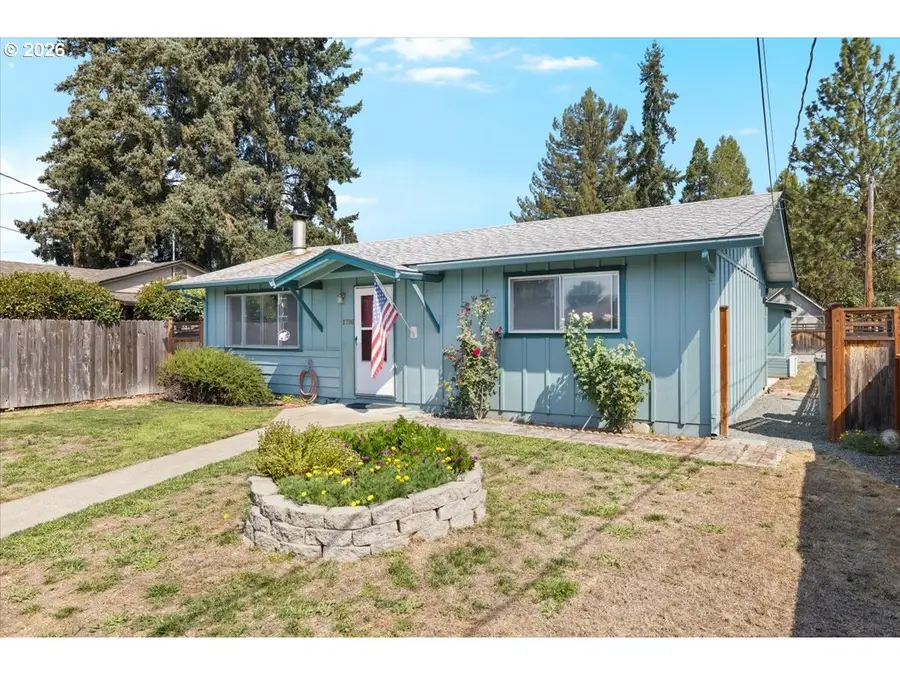 1716 SW K St, Grants Pass, OR 97526 - #3