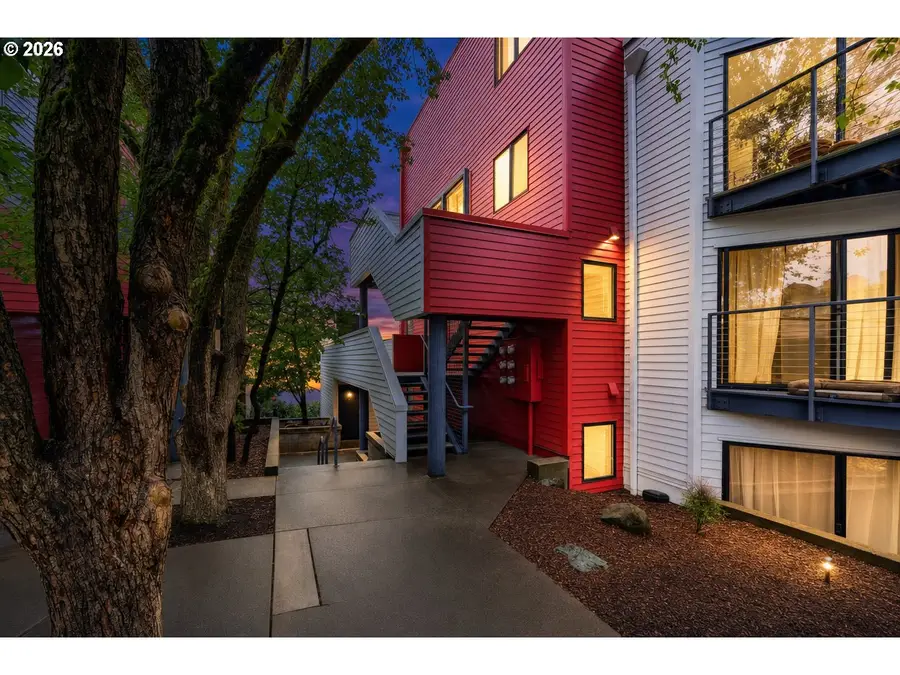 910 NW Naito Pkwy #i-4, Portland, OR 97209 - #2