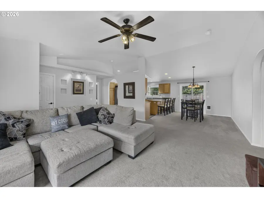 128 Park Village Loop, Florence, OR 97439 - #3