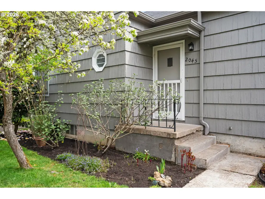 2045 Kincaid St, Eugene, OR 97405 - #3