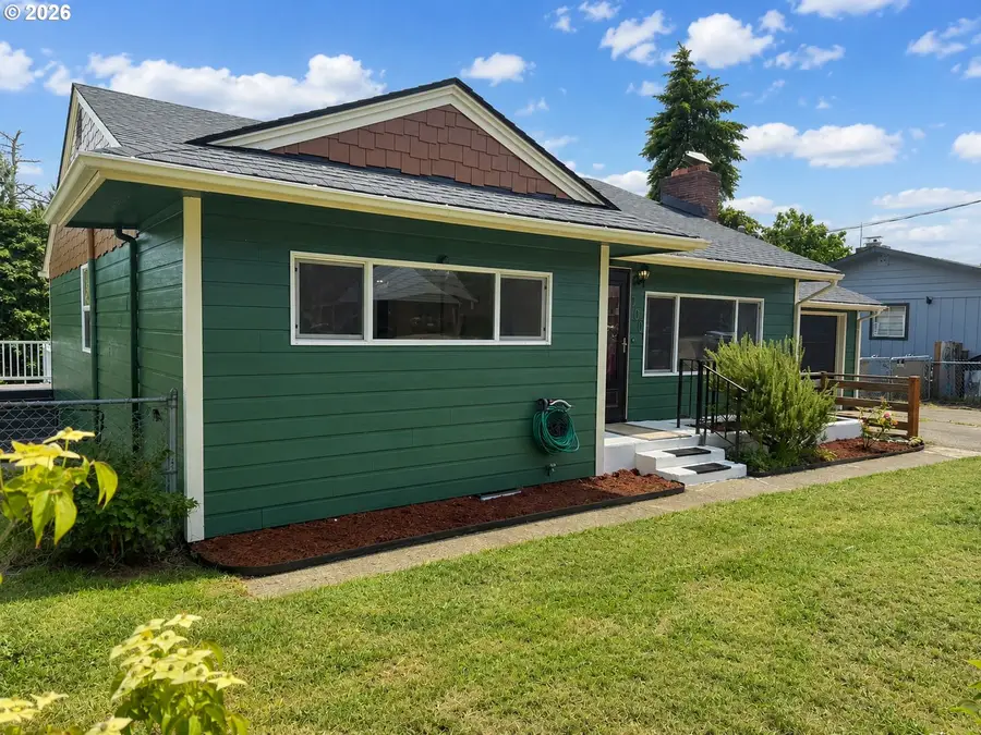 500 N 12th Ave, Kelso, WA 98626 - #3