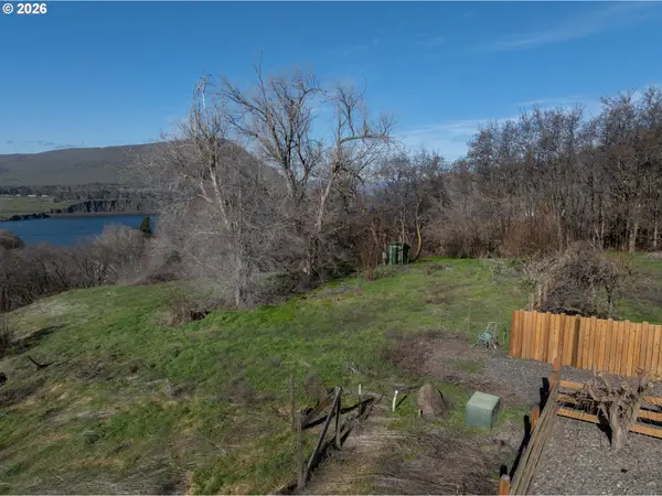8176 State Route 14, Lyle, WA 98635