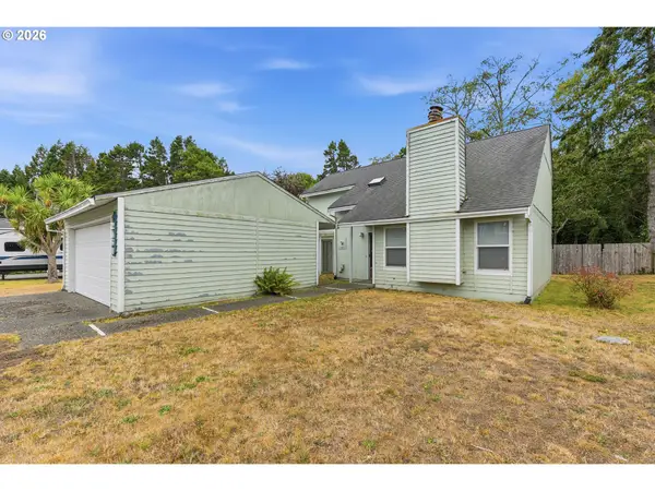 2450 Grant St, NorthBend, OR 97459