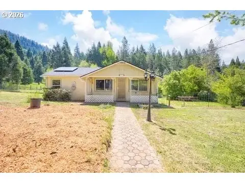 251 Humphrey Addition Rd, Glendale, OR 97442 - #1
