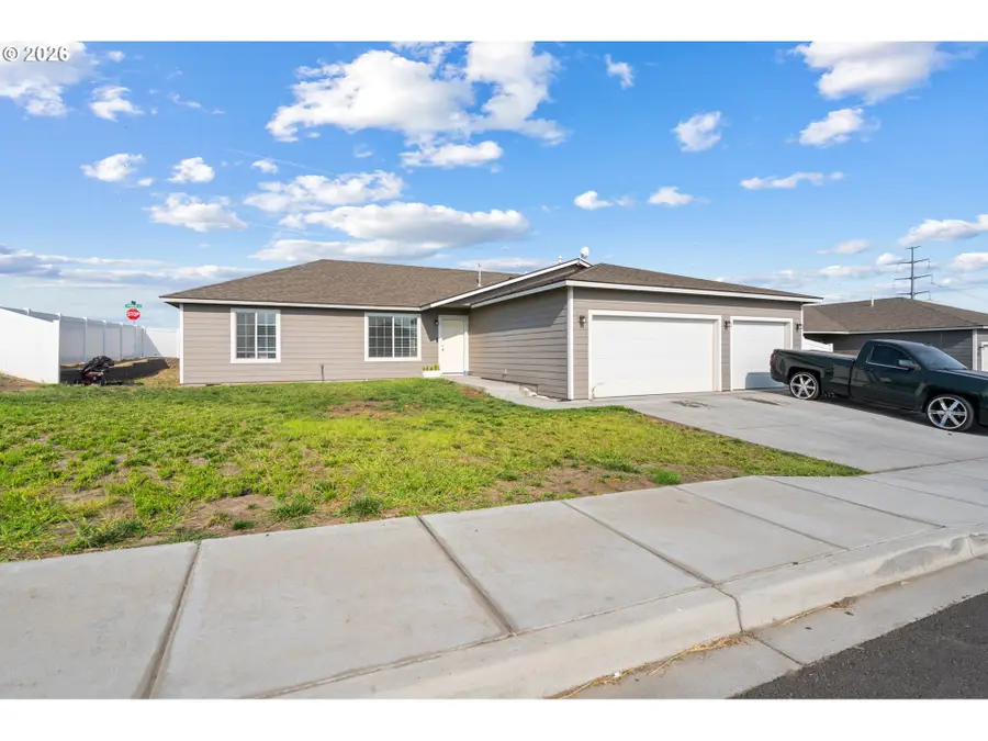 2734 Curlew St, Umatilla, OR 97882 - #2