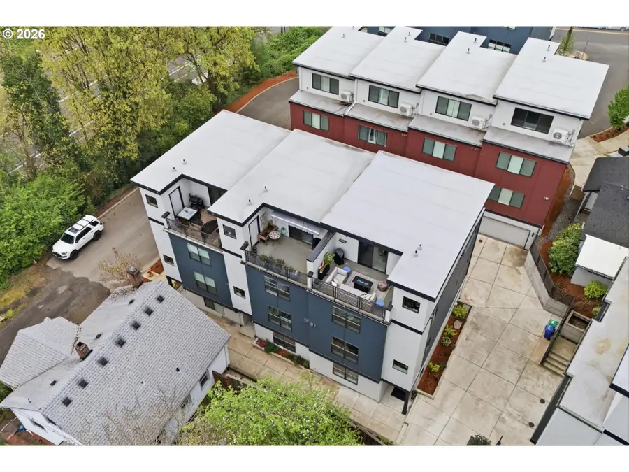 3098 SW Pendelton Ct, Portland, OR 97239 - #3