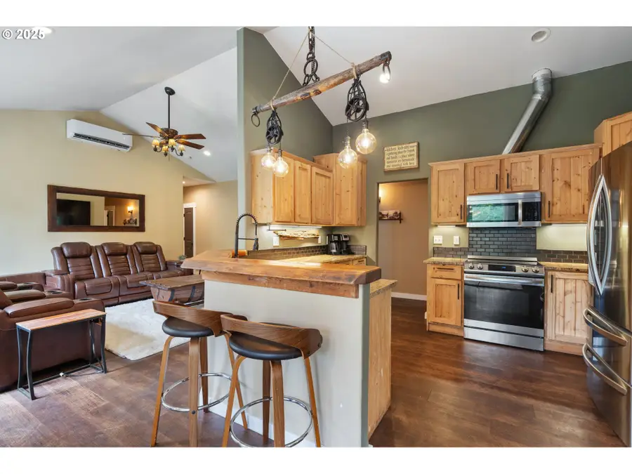 100 Thimbleberry Dr, Rose Valley, WA 98611 - Image #2