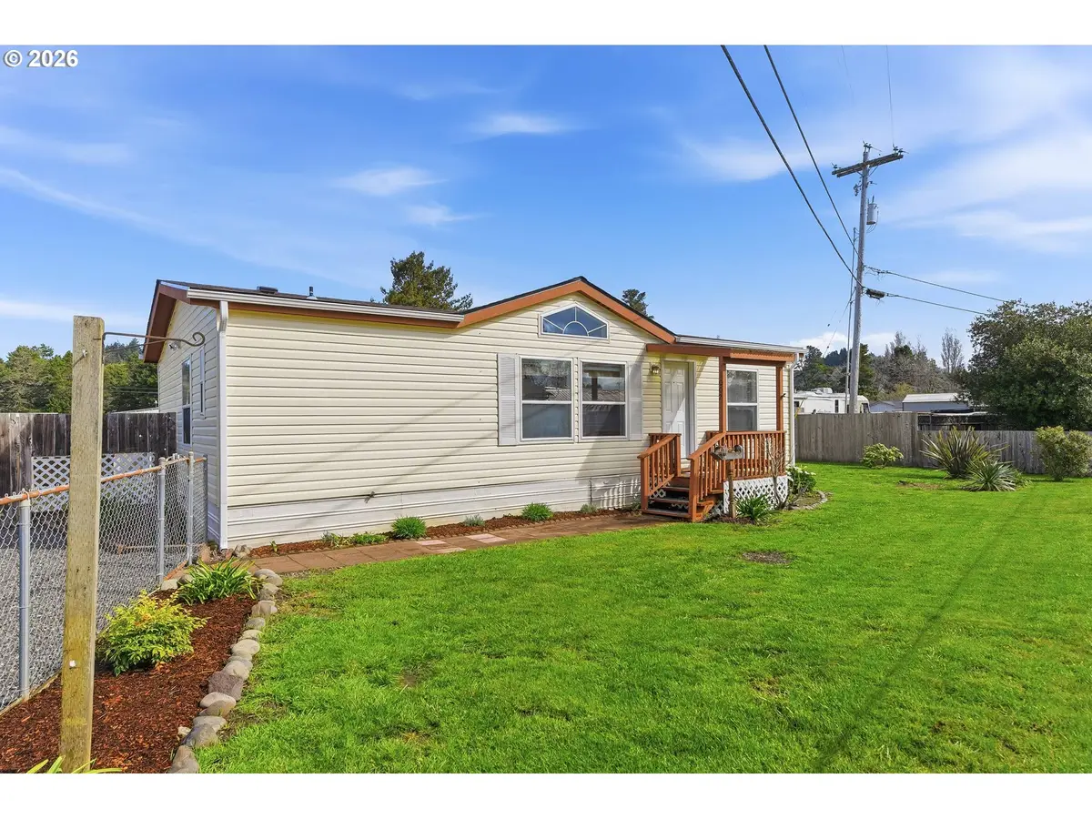 1002 Bowron Rd, Lakeside, OR 97449 - #1