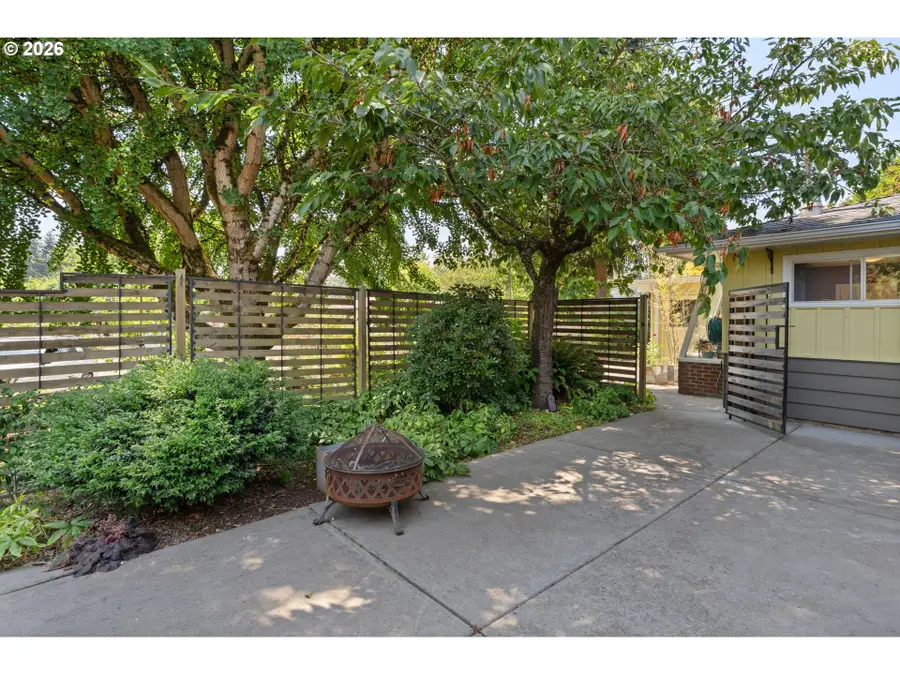 1175 Lake Park Dr, Eugene, OR 97404 - #3