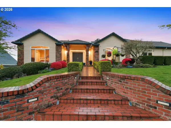 2031 NW Columbia Summit Dr, Camas, WA 98607