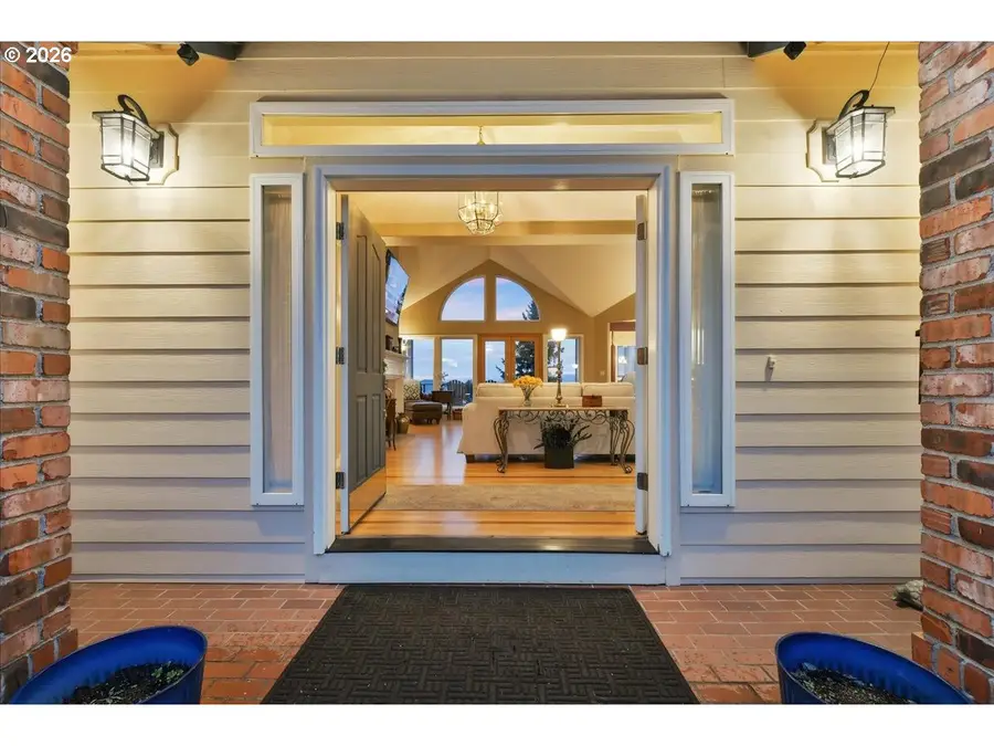 2031 NW Columbia Summit Dr, Camas, WA 98607 - #3