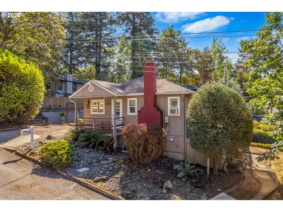5238 SW Vacuna St, Portland, OR 97219 - #1