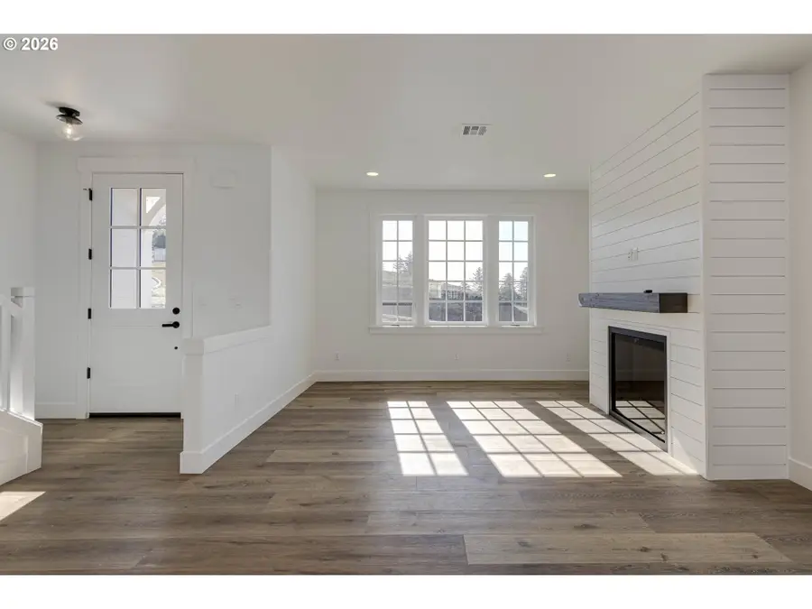 425 NE Moonwake Ln #18, Depoe Bay, OR 97341 - #3