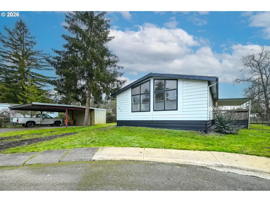 102 Molalla Ct, Roseburg, OR 97470 - Image #2