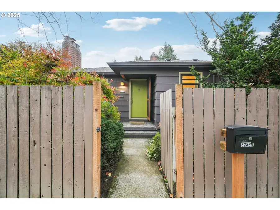 3286 NE Holman St, Portland, OR 97211 - Image #2