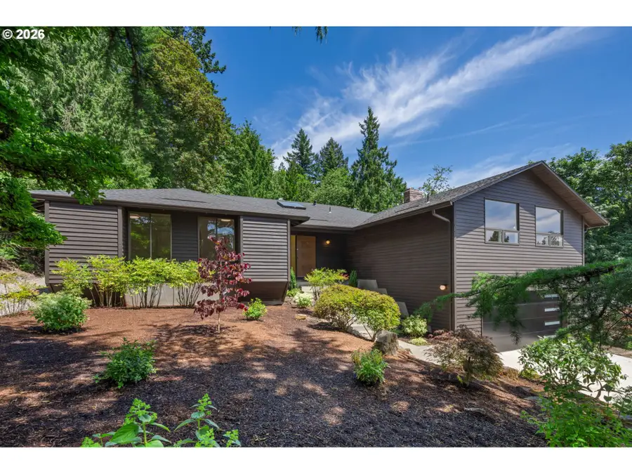 2835 SW Raleighview Dr, Portland, OR 97225 - #2