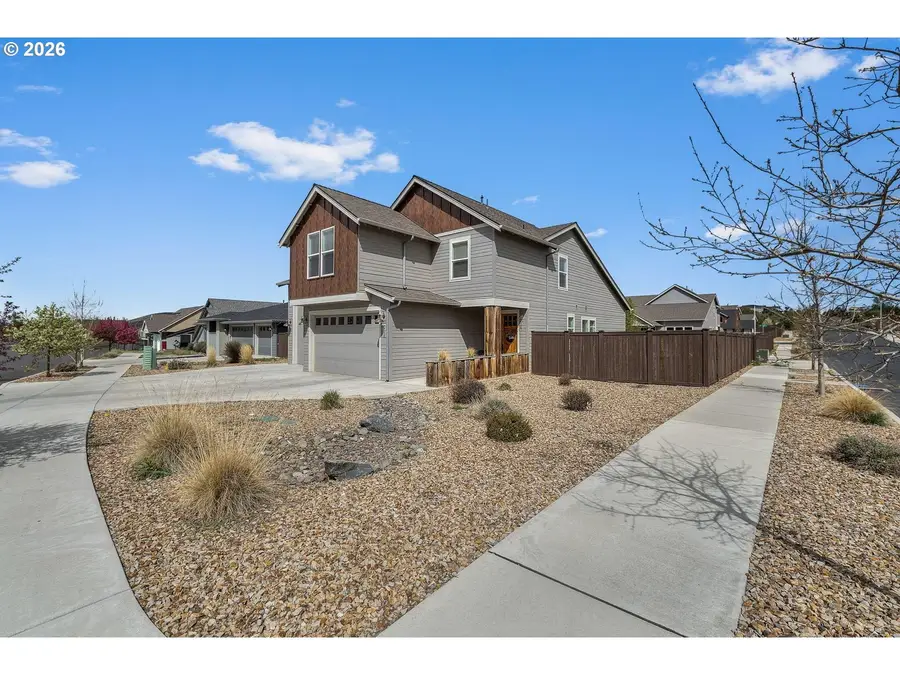 4309 SW Badger Creek Dr, Redmond, OR 97756 - #2