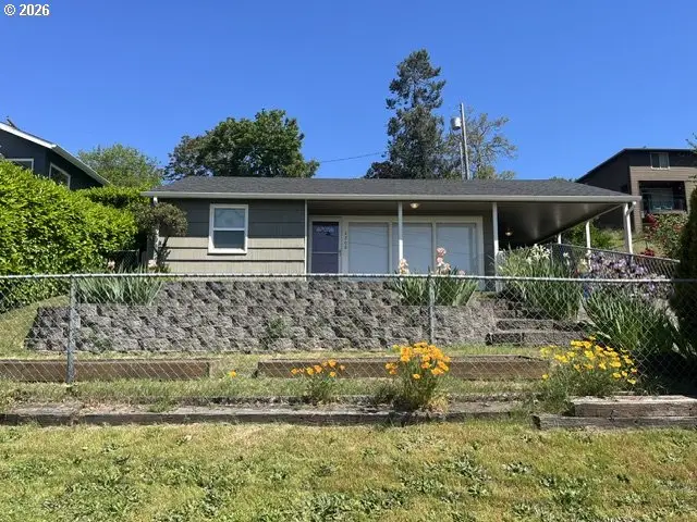 2208 E 5th St, Vancouver, WA 98661 - #1