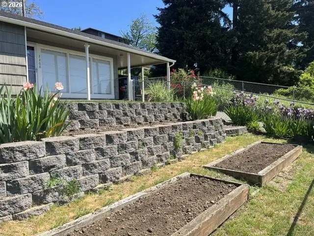 2208 E 5th St, Vancouver, WA 98661 - #2