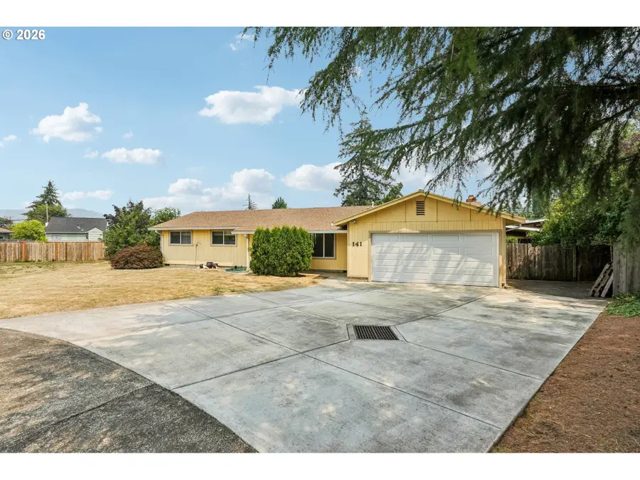 141 SW Chapman St, Sheridan, OR 97378 - #3